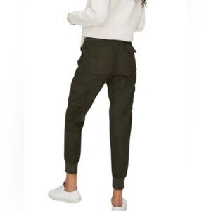Aritzia - Community Joggers